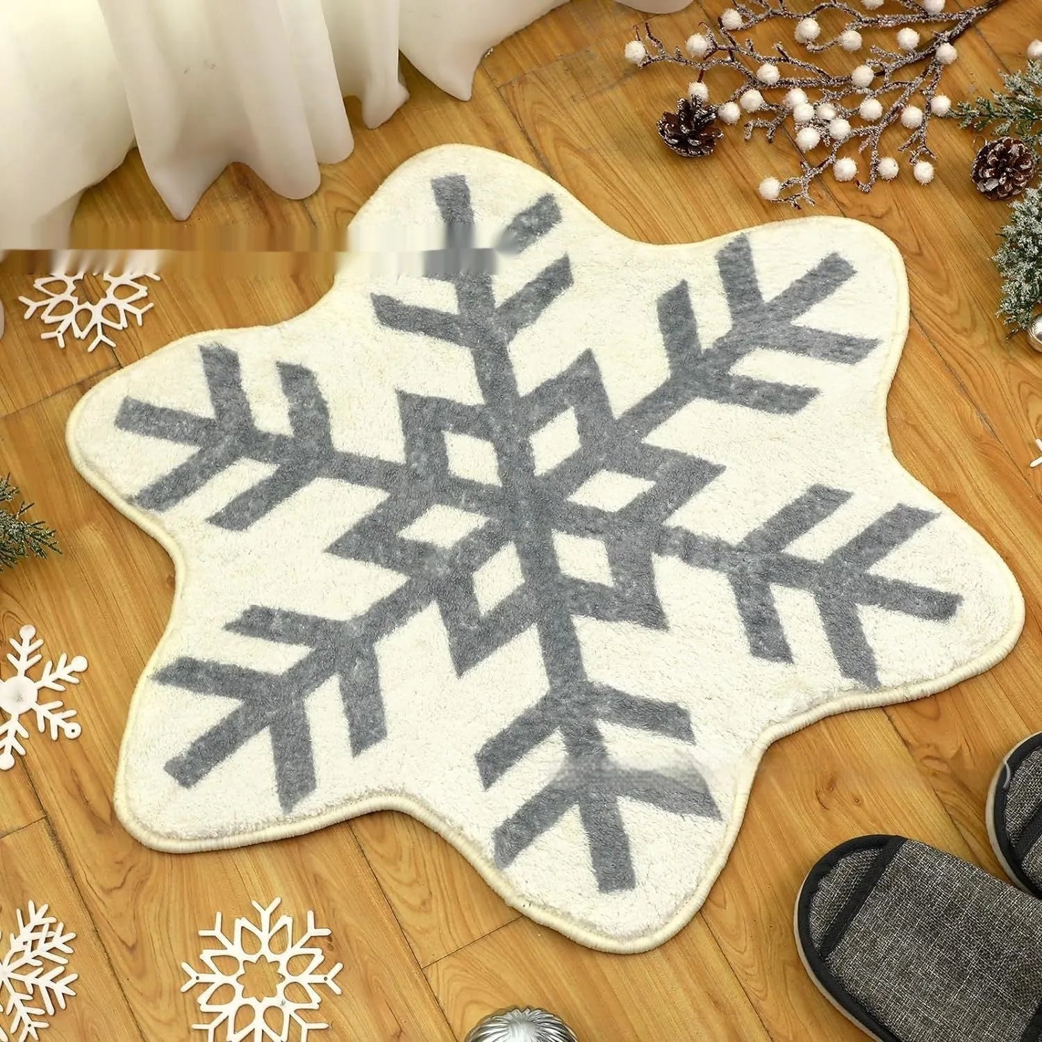 Round Christmas carpet with printed festive design in polyester fibre available in 60cm and 80cm sizes