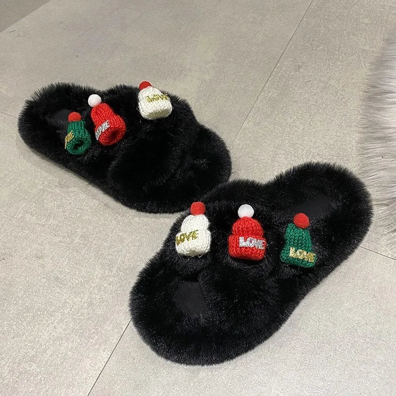 Super hairy women's slippers with Christmas hat decoration in faux plush material