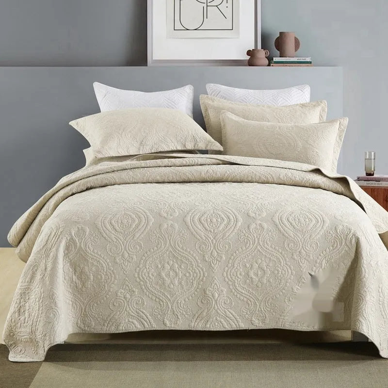 Pure cotton double-sided bedspread quilt set in a Damascus pattern, shown on a 2.0m bed.