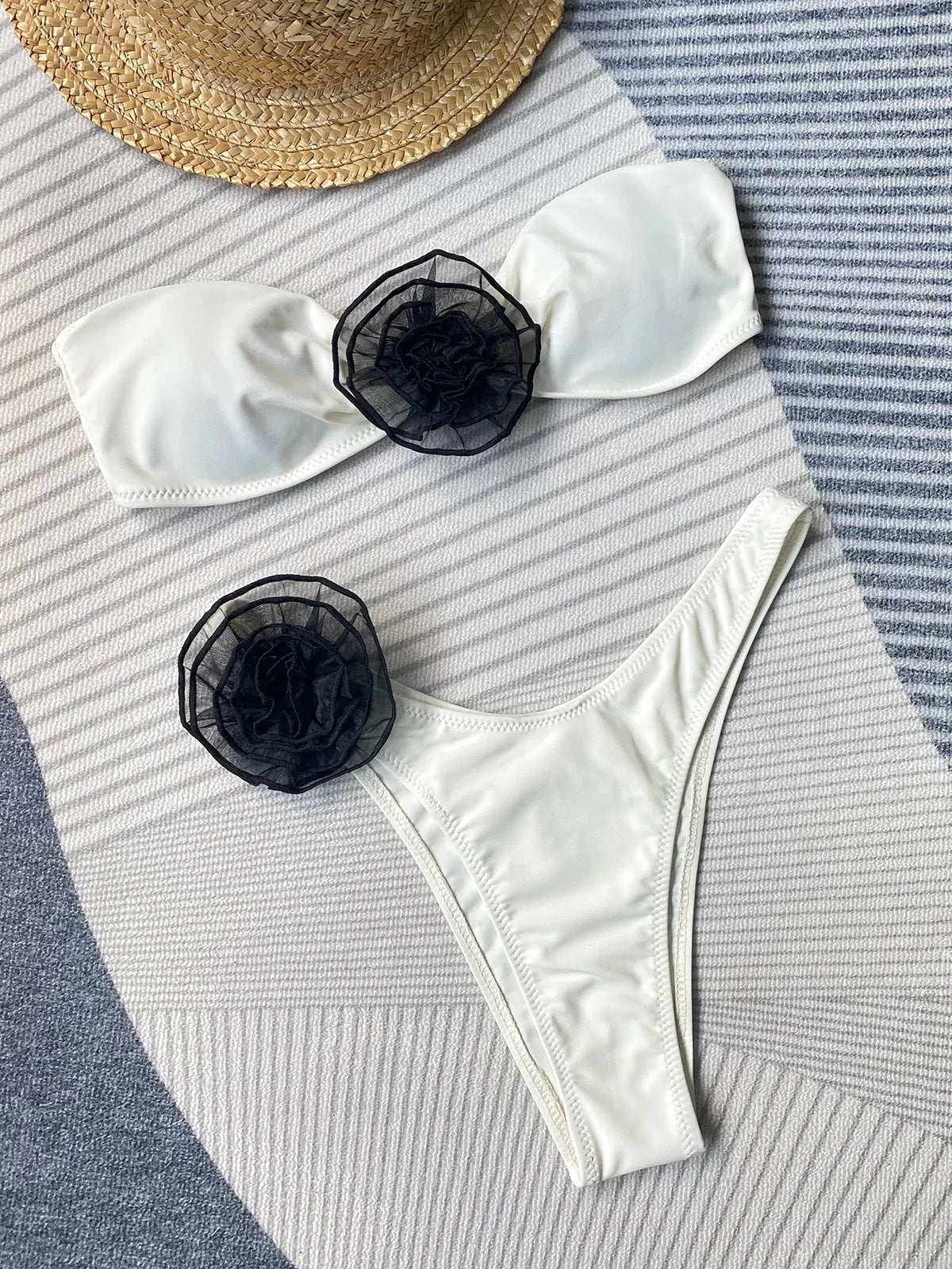 Floral bikini set with tube top and shorts in striped pattern for swimming