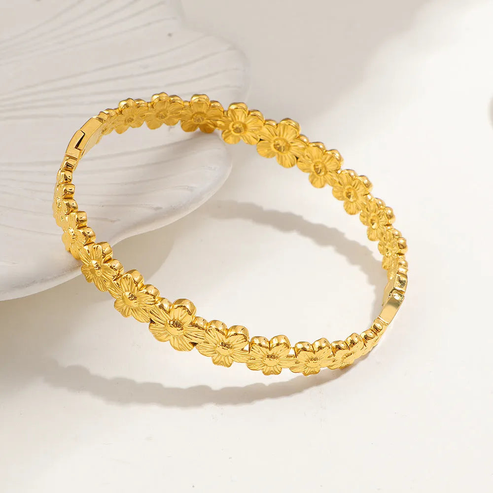 Glossy titanium steel buckle bracelet with electroplated finish in heart style, simple design