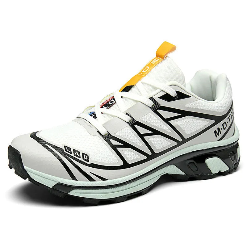 Low-top hiking shoes in artificial leather with rubber sole and mesh lining