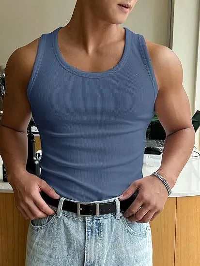 Men's slim-fit black polyester sports T-shirt with wool lining for summer workouts