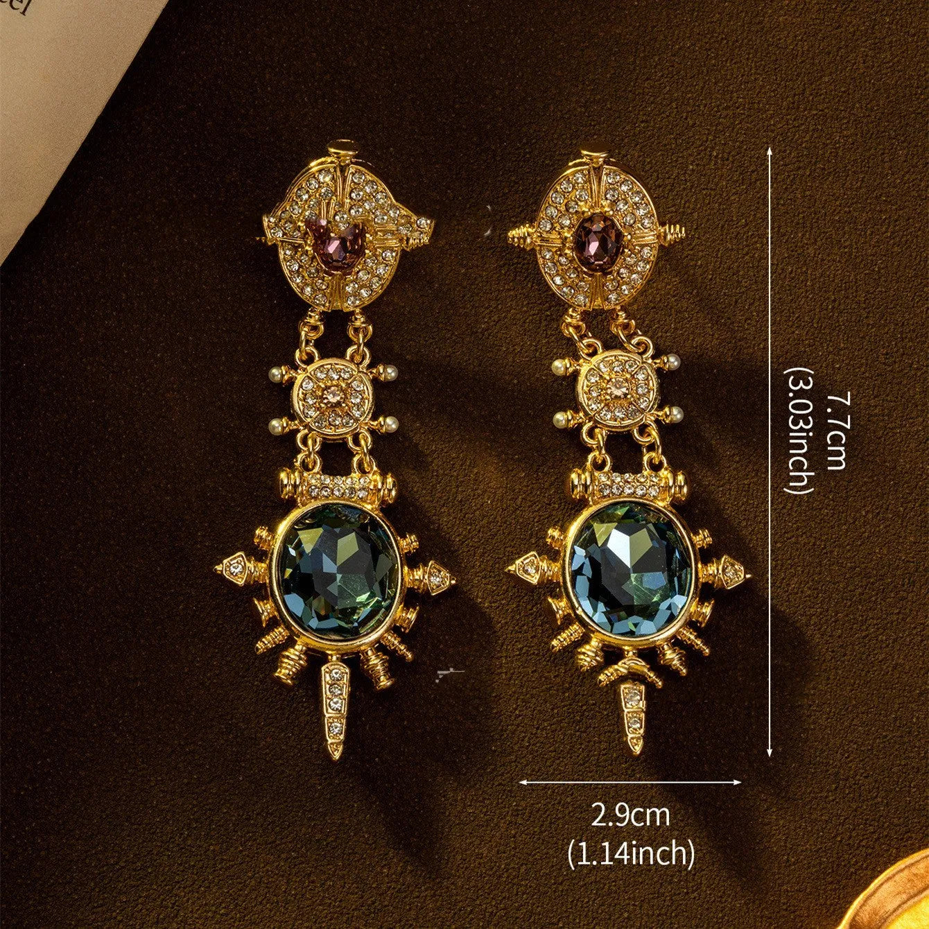 Gold geometric round stud earrings with retro court style and diamond treatment