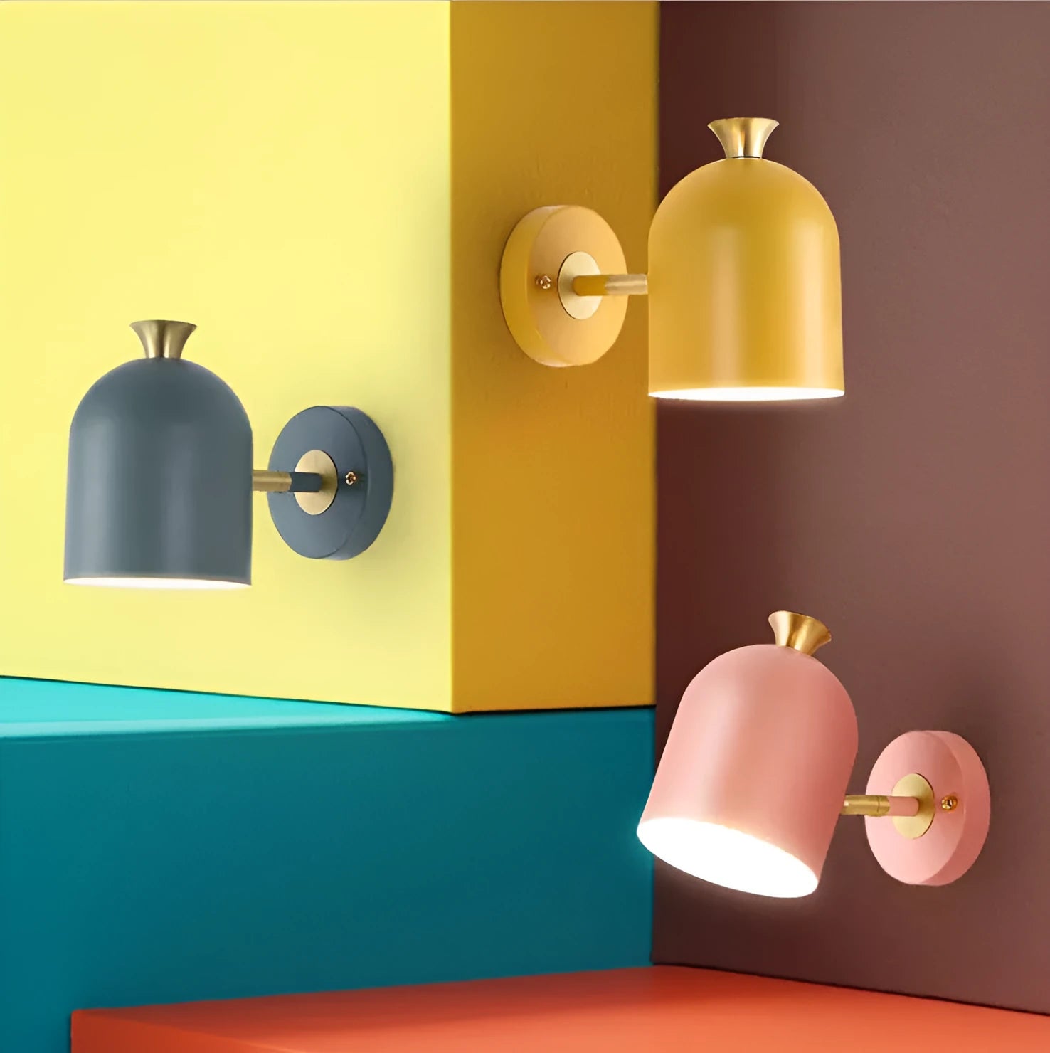 Single-head aluminium bedside wall lamp with LED mirror front in blue light colour.