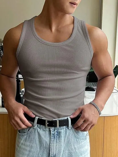 Men's slim-fit black polyester sports T-shirt with wool lining for summer workouts