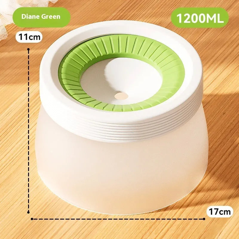 Green pet suspension drinking water bowl with non-wet mouth design on stable plate