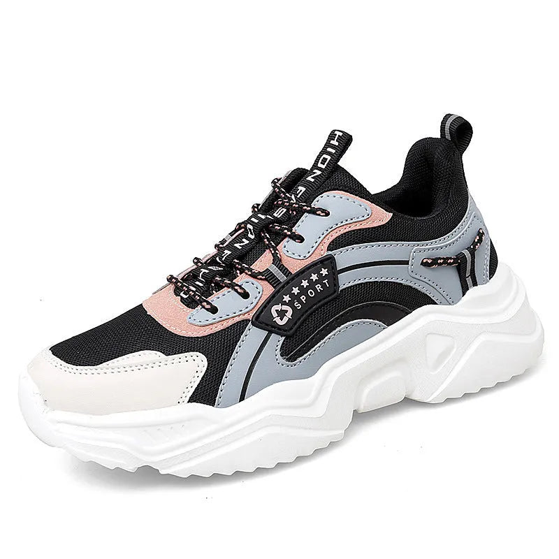 Women's thick-soled casual sports shoes with mesh upper and buckle details in moonlight colour