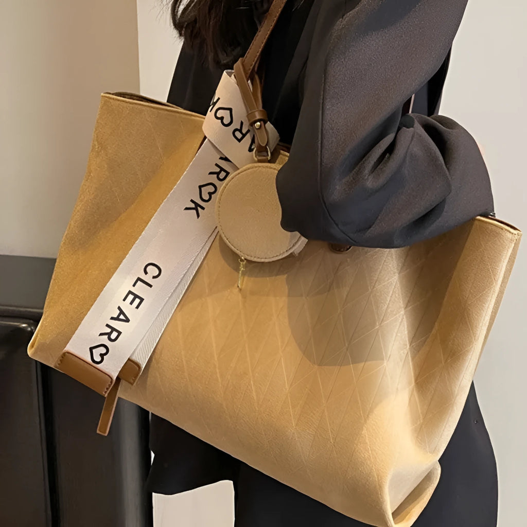 Casual large capacity shoulder bag in horizontal square shape with multiple compartments