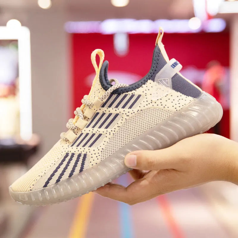 Men's white breathable fabric sports shoes with low-cut design and flat platform heel.