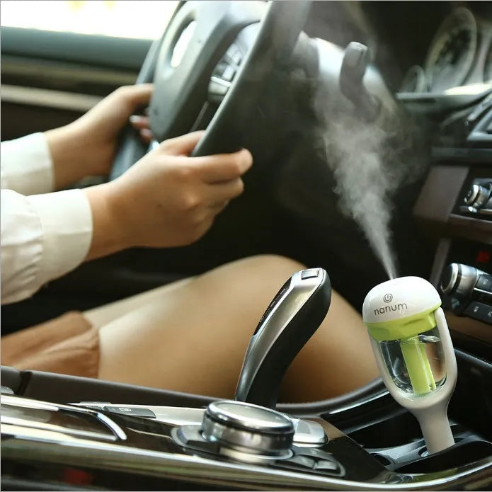 Portable car humidifier air purifier with essential oil diffuser in multiple colour options