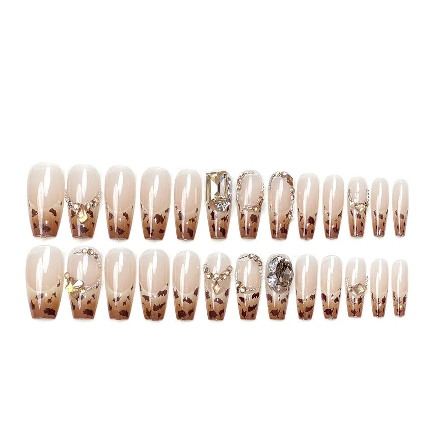 Leopard print studded nail armour set with flash finish for ladies