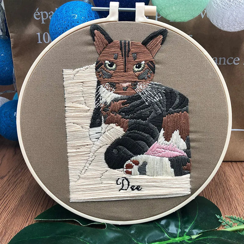 Beginner embroidery kit with 15cm hoop and cotton-linen fabric for three-dimensional cat cross stitch designs
