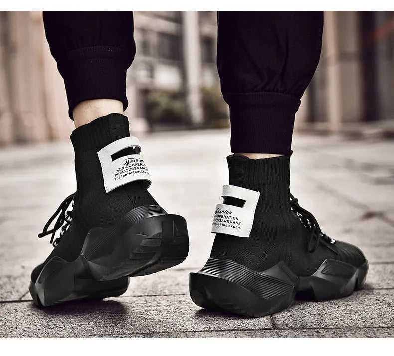 Men's black and white sports casual shoes with mesh lining available in sizes 39-47