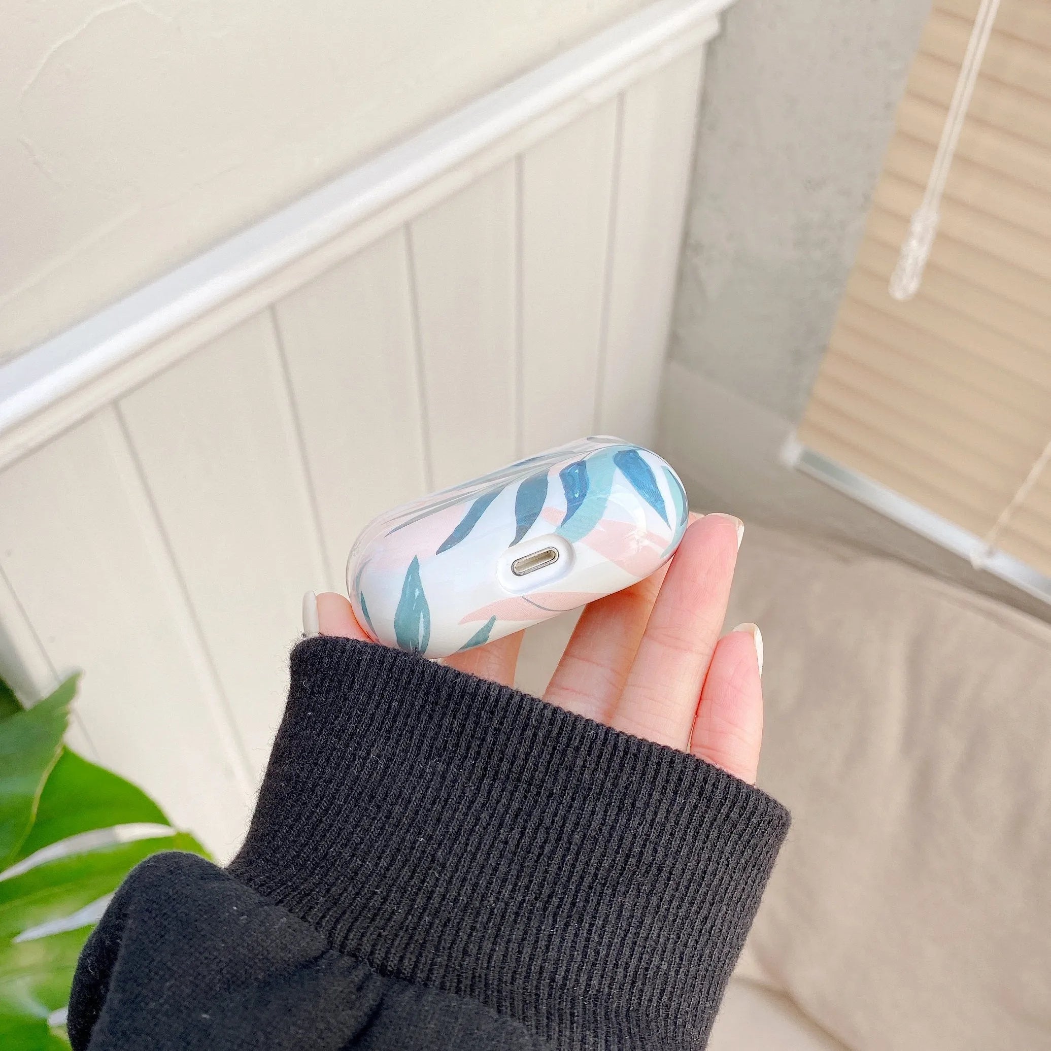 Blue and green banana leaf design TPU AirPods protective case for AirPods and AirPods Pro models