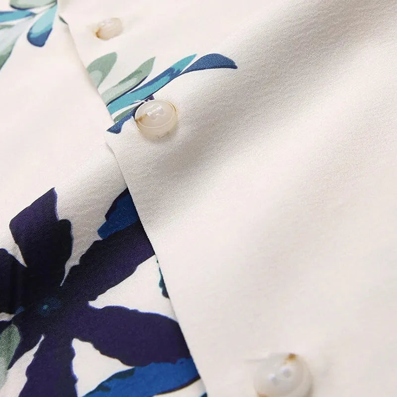 White casual printed cotton shirt with lapel collar and short sleeves, loose fit