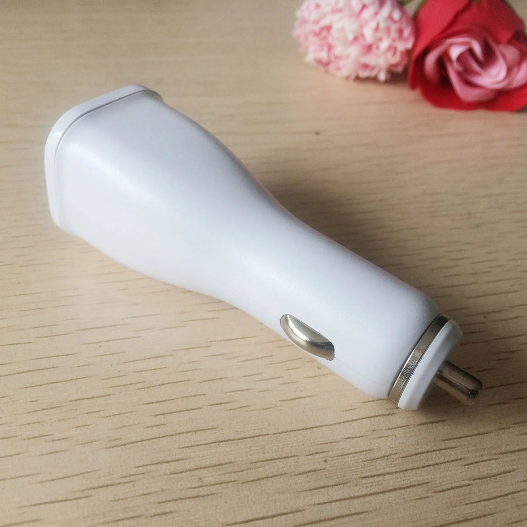 White QC2.0 single port USB car charger showing compact dimensions for vehicle installation