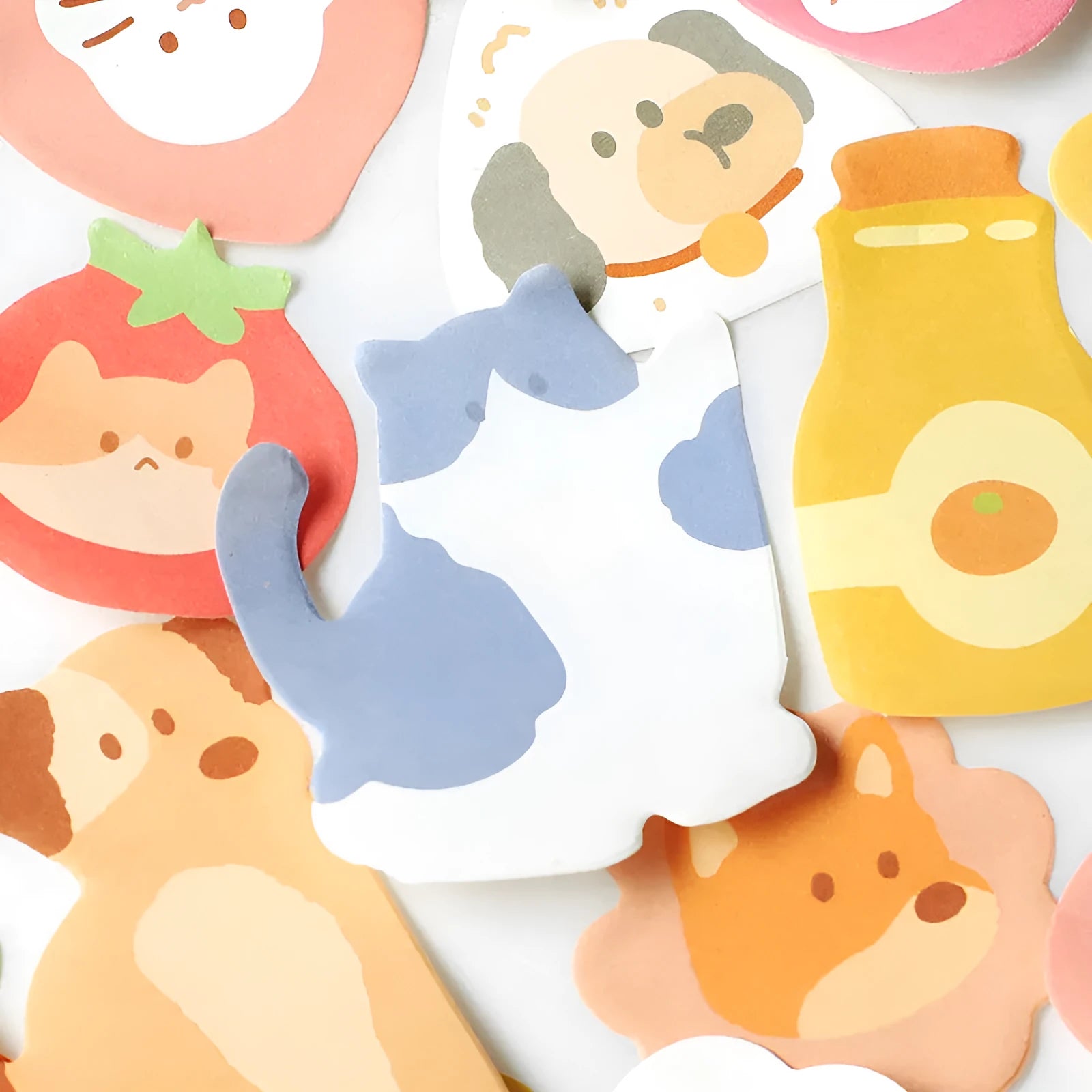 Small animal shaped sticky note set with 90 pages in six colour options