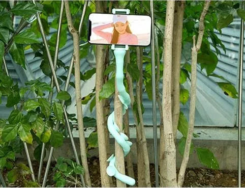 Flexible rubber phone bracket with suction cup base showing 62cm length and 360° rotation capability