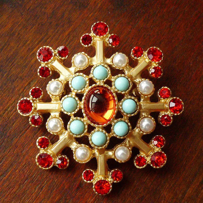 Retro baroque vintage brooch in zinc alloy with diamond shape, showing size comparison of eight style options