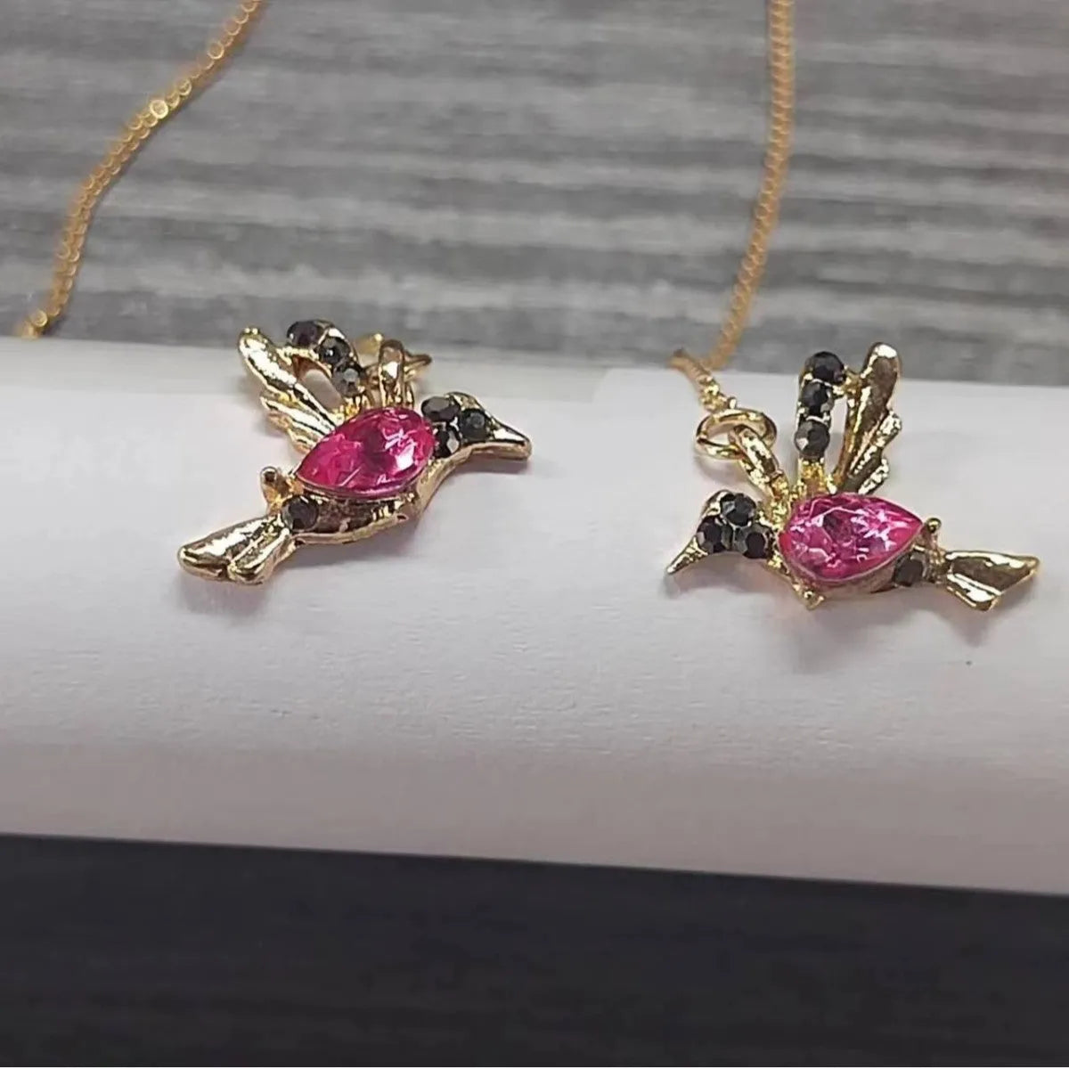 Bird hanging earrings with mixed zirconium wings in long style design on alloy background