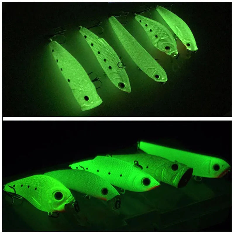 Five fluorescent 3D simulation submerged luminous hard bait fishing lures in box for predator fishing