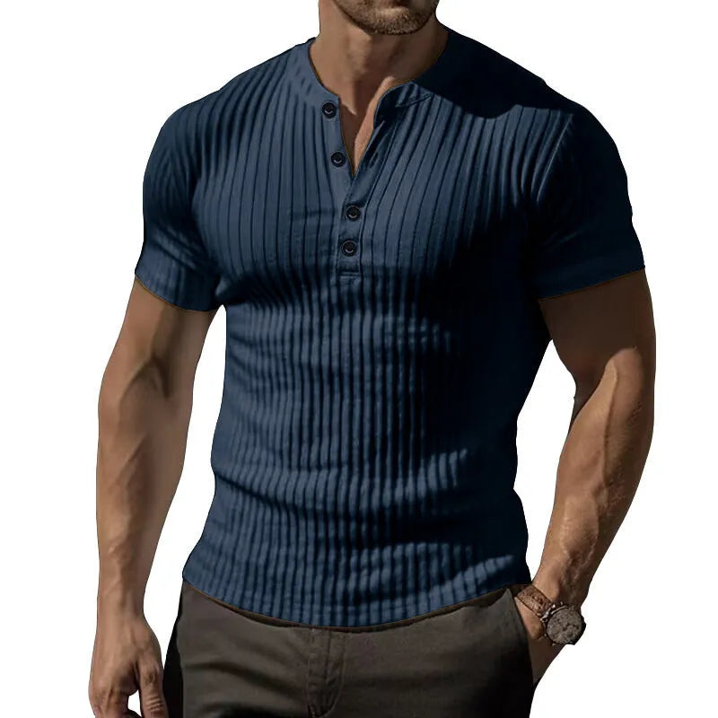 Men's slim-fit solid colour sports t-shirt in polyester, shown in army green.