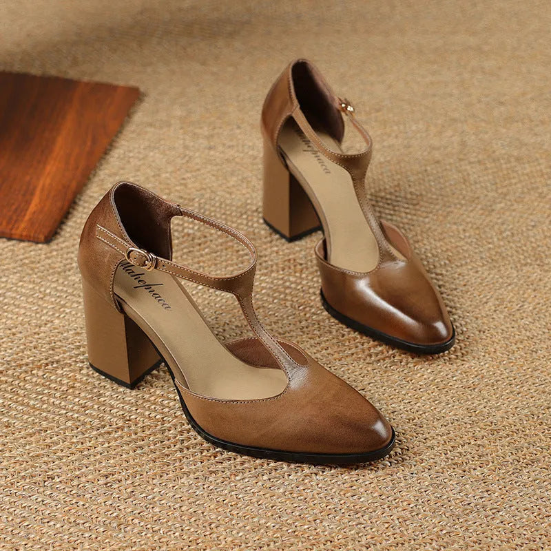 Baotou Hollow women's retro pointed Mary Jane shoes with buckle fastening in pink and dark brown colours
