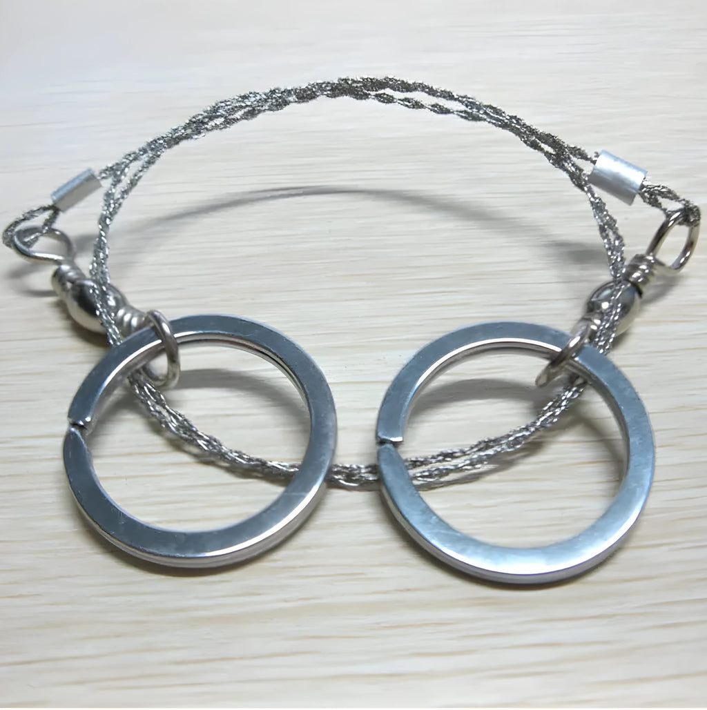 70cm stainless steel survival wire saw with thumb rings showing 600mm cutting blade