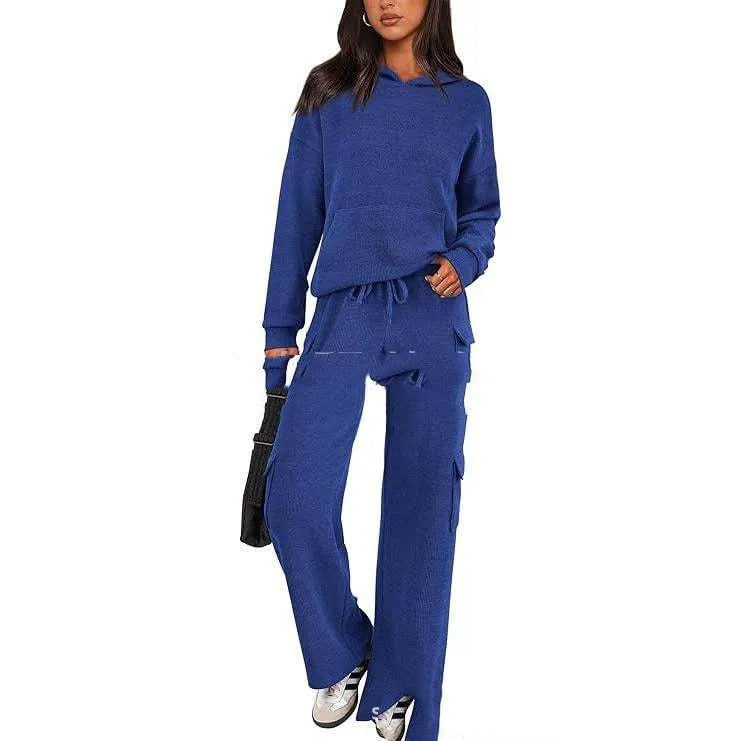 Women's polyester leisure sports suit with regular sleeves and matching trousers in multiple colour options