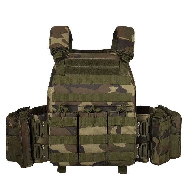 Men's camouflage tactical vest in polyester fabric for outdoor wear-resistant use