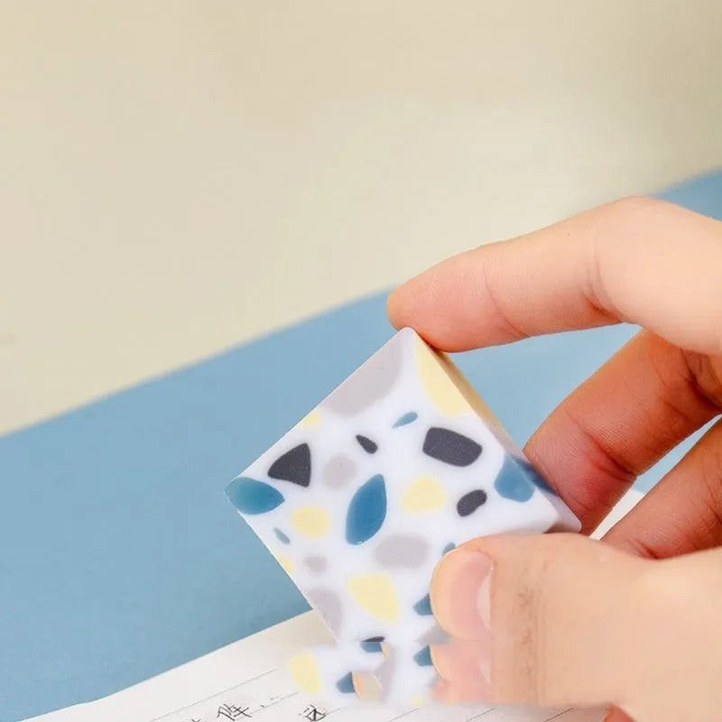 Super Clean traceless brick eraser for pencil marks measuring 4.5cm