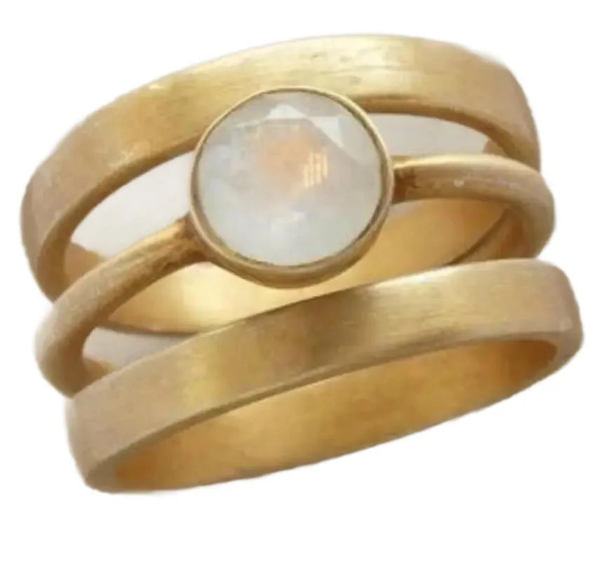 Gold-plated titanium steel ring with geometric design and white chalcedony stone micro-inlaid details
