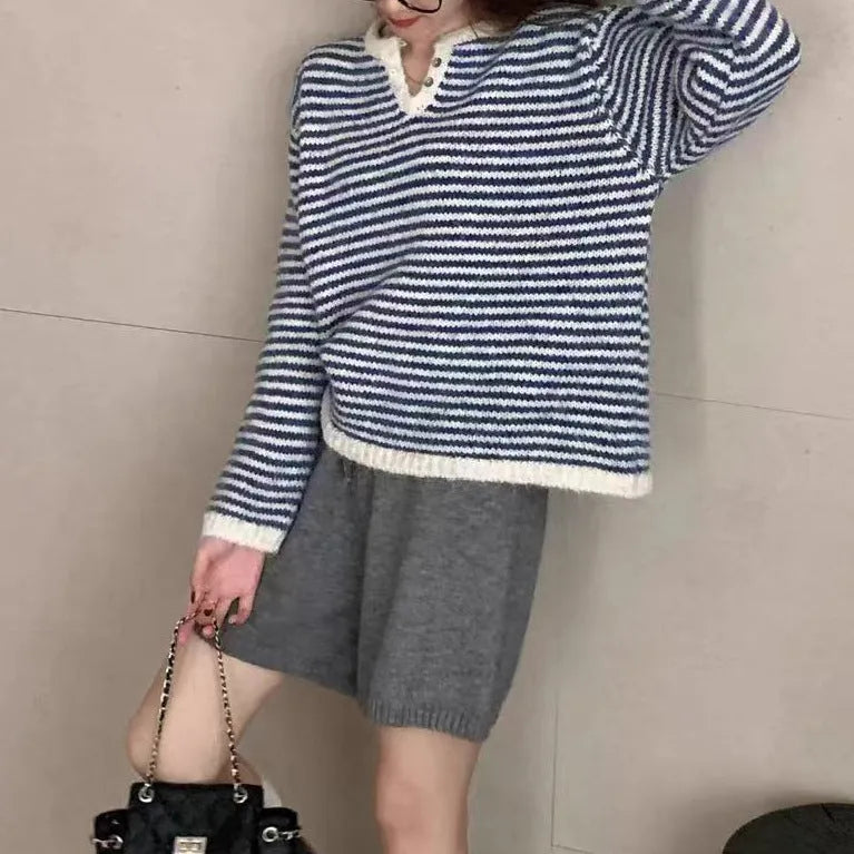Women's striped cashmere pullover sweater in retro style with plaid pattern