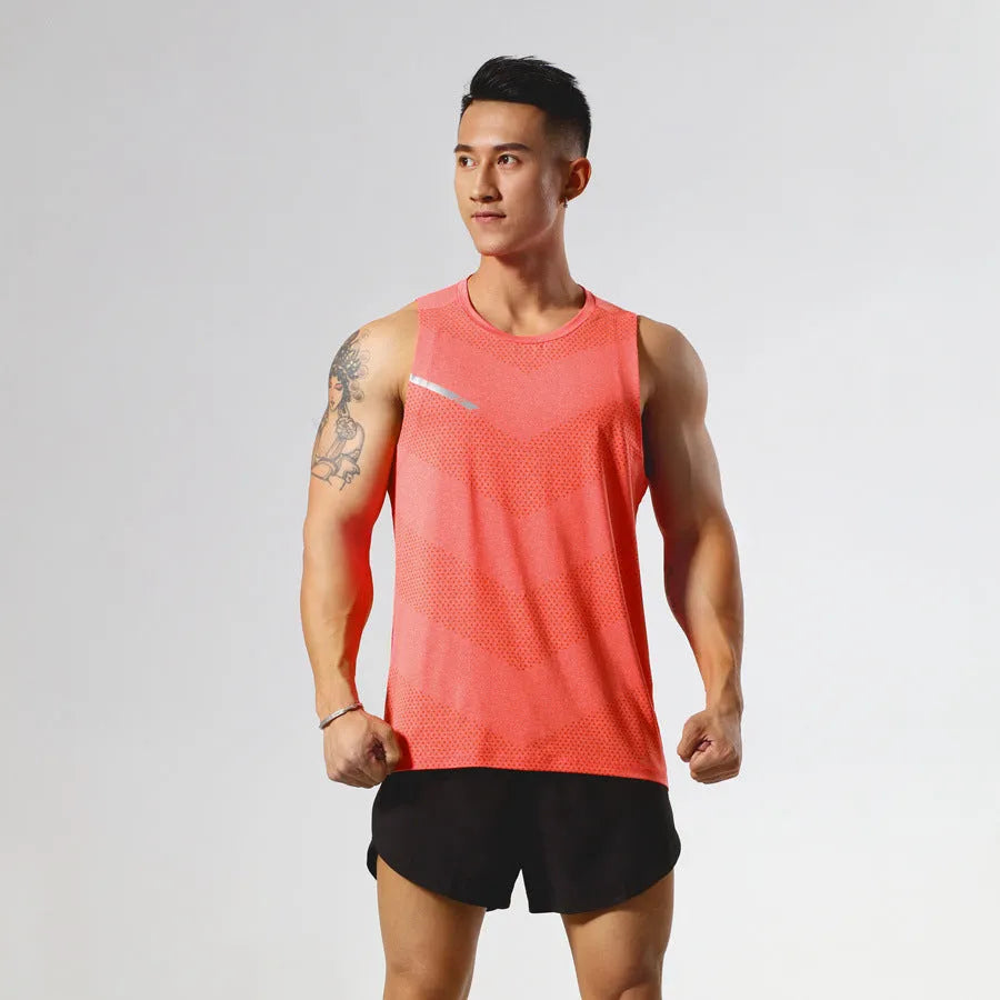 Solid colour quick-dry polyester sports tank top for men and women on a hanger.