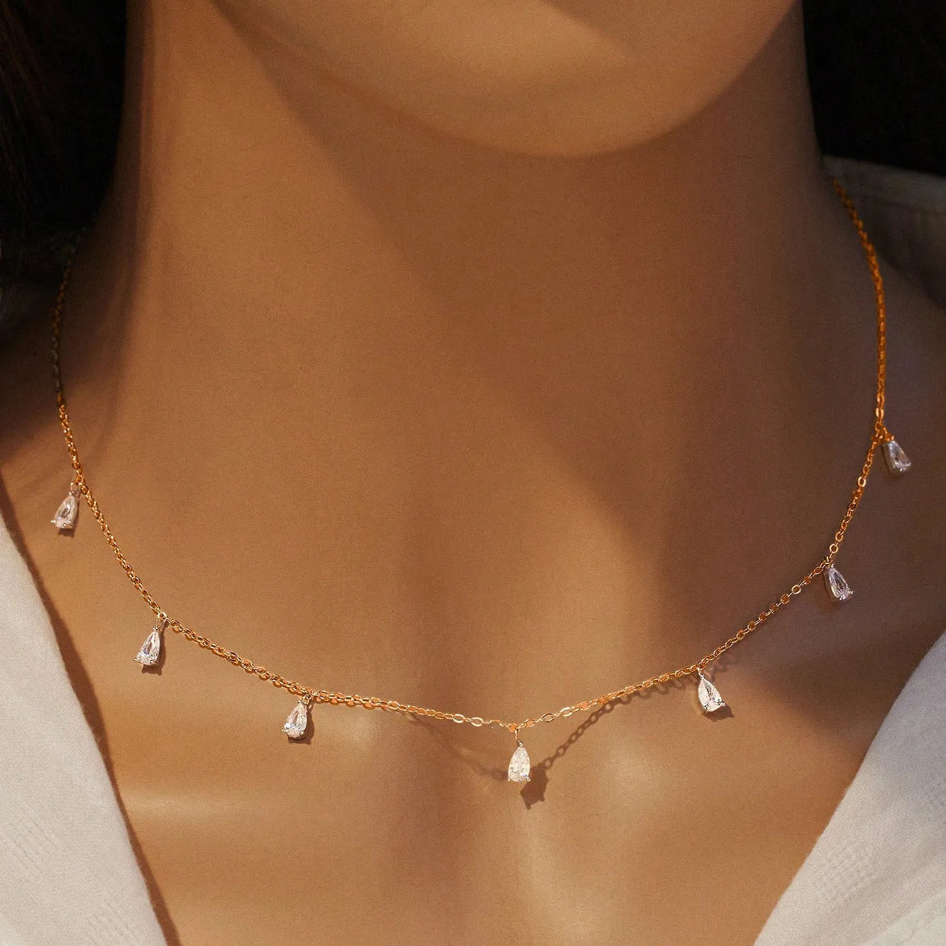 925 sterling silver drop-shaped necklace with artificial zircon on an adjustable O-chain in silver, rose gold, or gold.