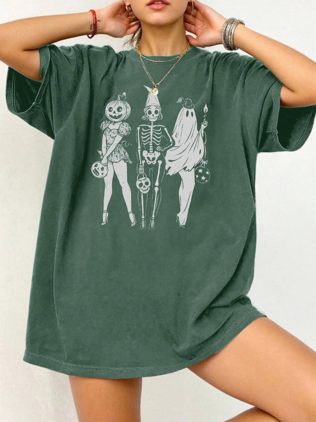 Loose fit cotton short sleeve t-shirt with round neck in black green grey or orange for men and women