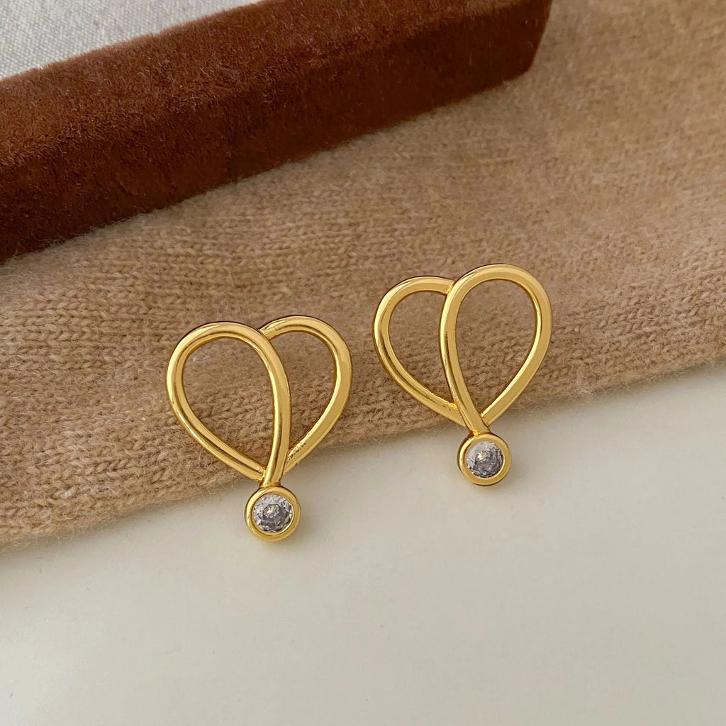 Light luxury copper heart earrings with inlaid zircon for women ear clips pair