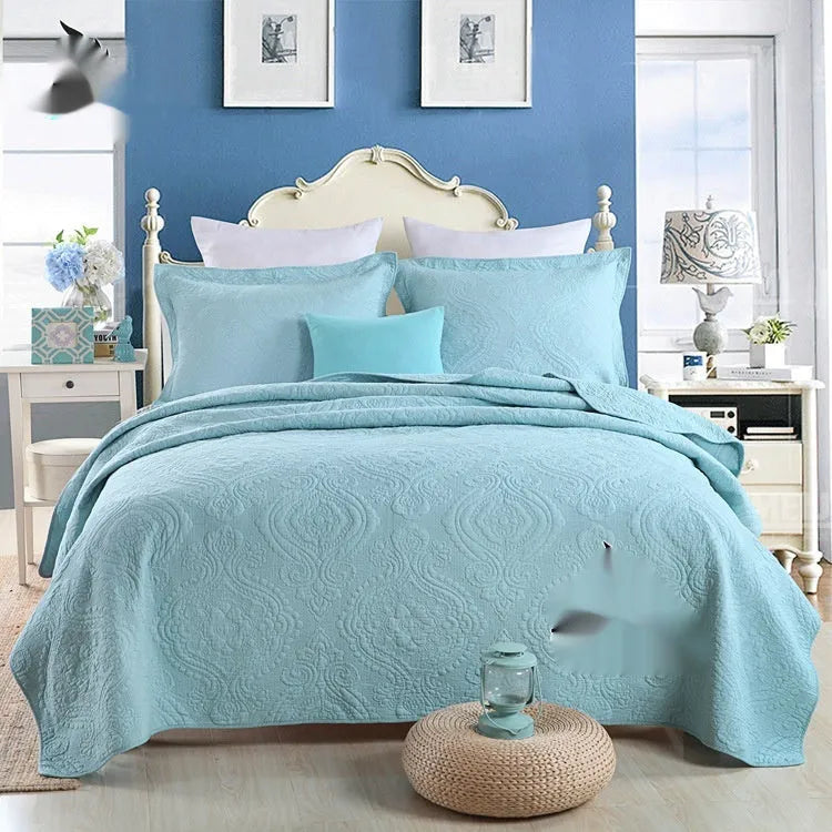 Pure cotton double-sided bedspread quilt set in a Damascus pattern, shown on a 2.0m bed.