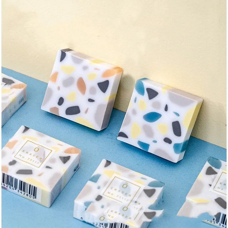 Super Clean traceless brick eraser for pencil marks measuring 4.5cm