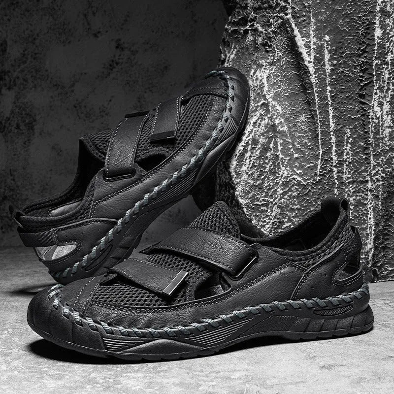 Men's casual non-slip breathable beach sandals with mesh upper and rubber sole