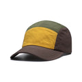 Men's quick-drying baseball cap with curved brim in cotton polyester blend showing five-piece construction structure