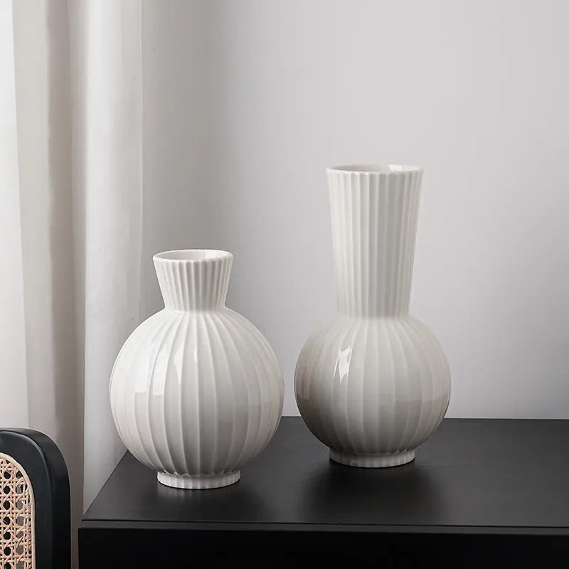 Striped ceramic ball vase in American country style for table decoration