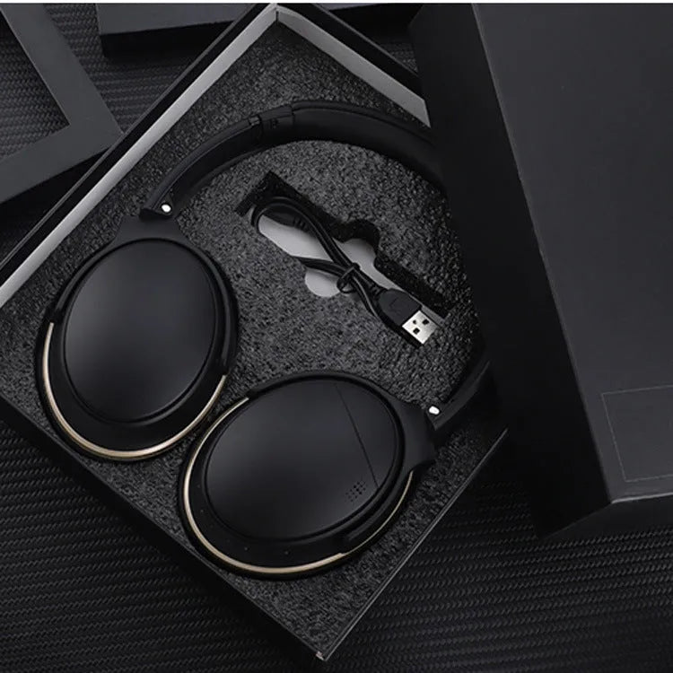 Wireless noise reduction foldable headphones in Black with Bluetooth 4.2 and 300mAh battery