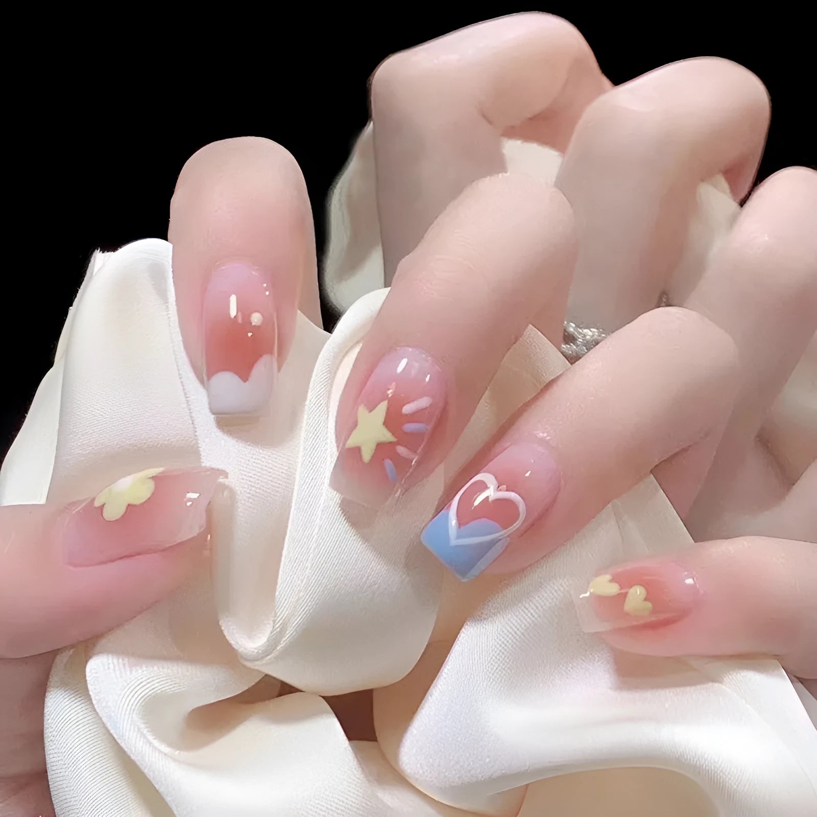 Blush flower fake nail patch set with love patterns for ladies