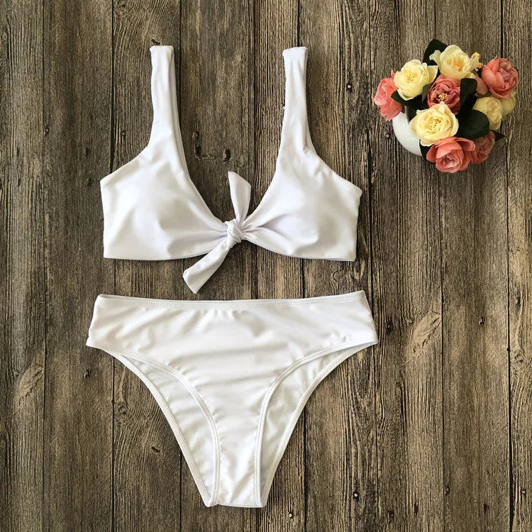 Ladies polyester bikini set in black colour with matching bra and panties