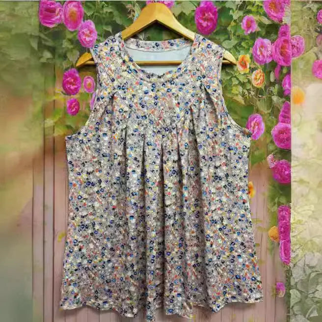 Women's plus size black floral print sleeveless vest with round neckline