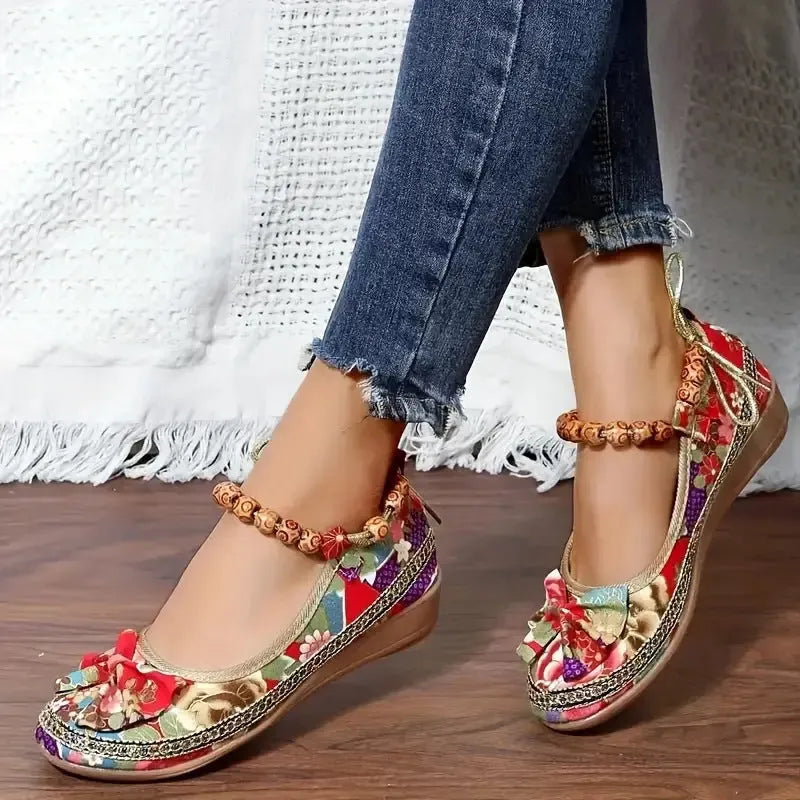 Women's black ethnic platform sandals with elastic band and cloth upper for plus sizes