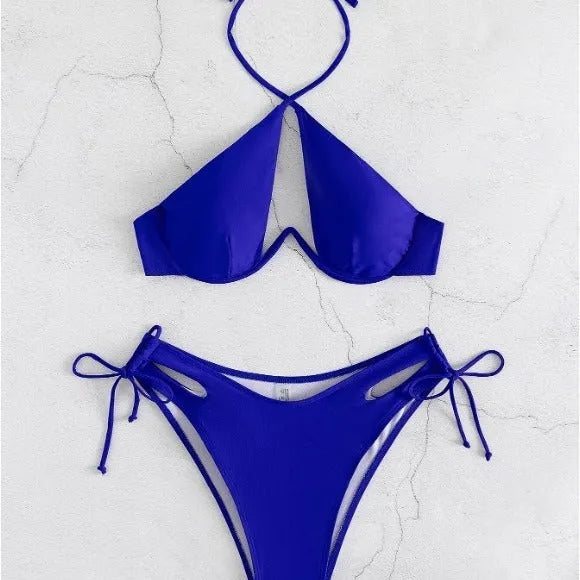 Women's halter neck bikini swimsuit in solid colour with backless design