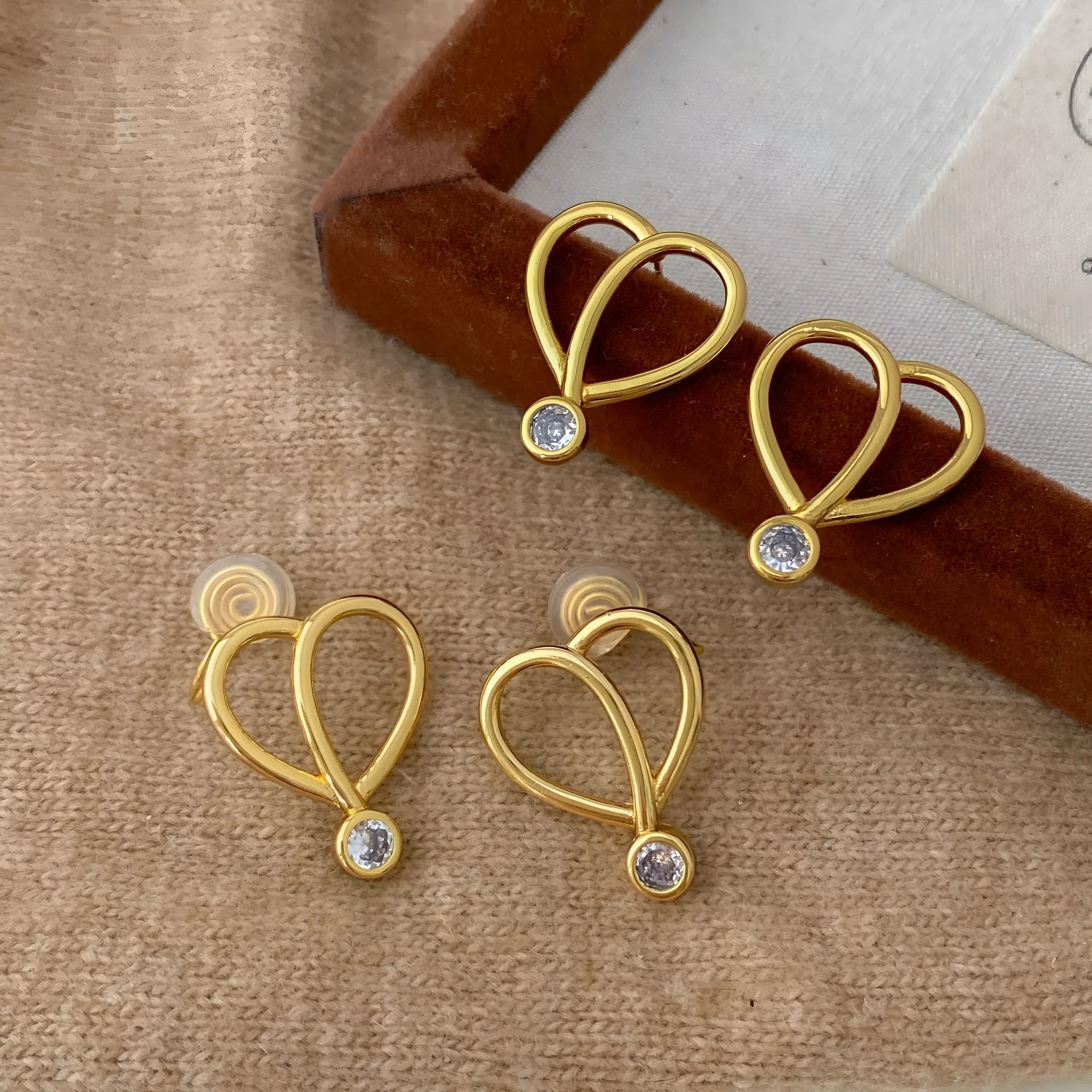 Light luxury copper heart earrings with inlaid zircon for women ear clips pair